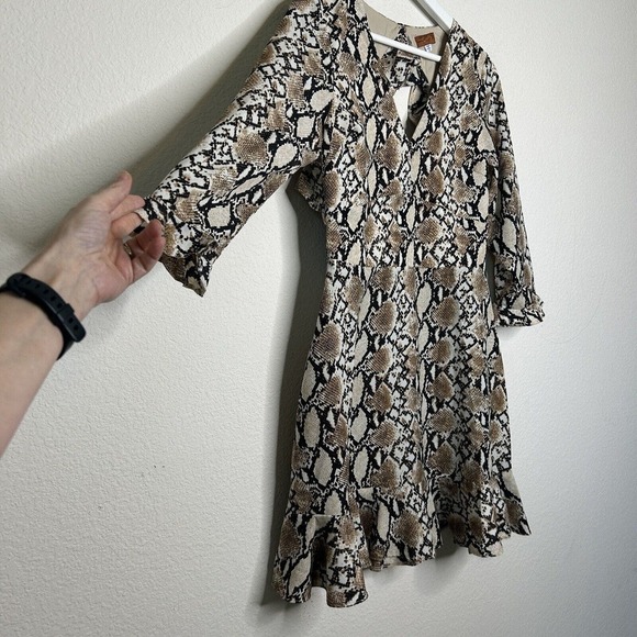 Scully Snakeskin Ruffle Open Back 3/4 Sleeved Tan Dress S - Picture 5 of 13